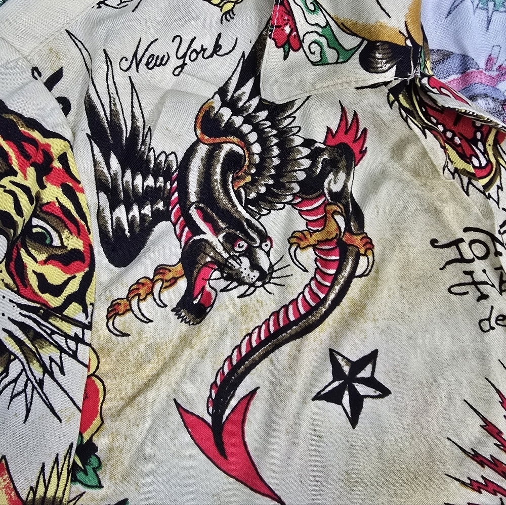 Ed Hardy Mens Size Small Y2k All Over Graphic Tattoo Art Beige Button Down Shirt — image 8 of 8